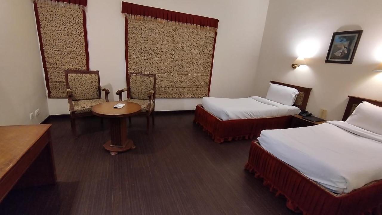 Hotel Sepal Bathinda Buitenkant foto