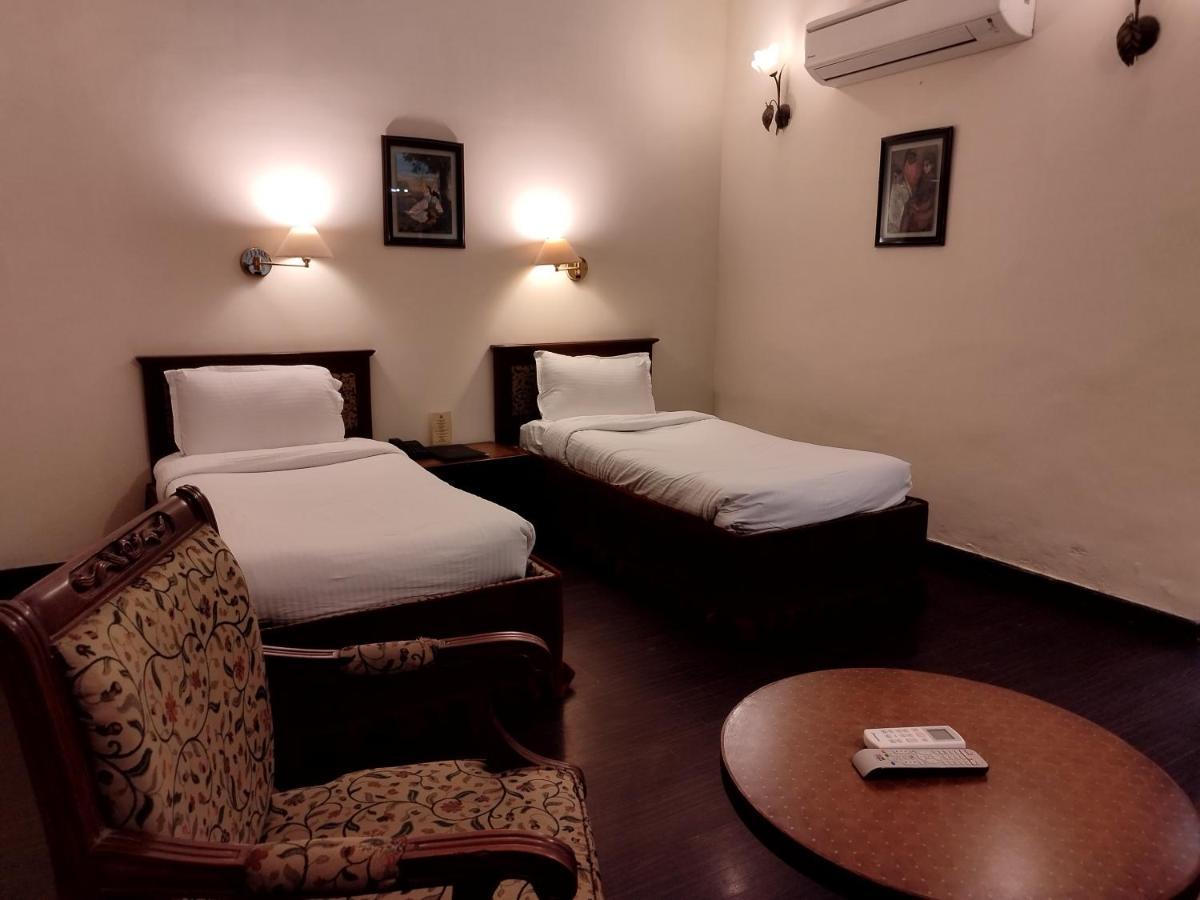 Hotel Sepal Bathinda Buitenkant foto