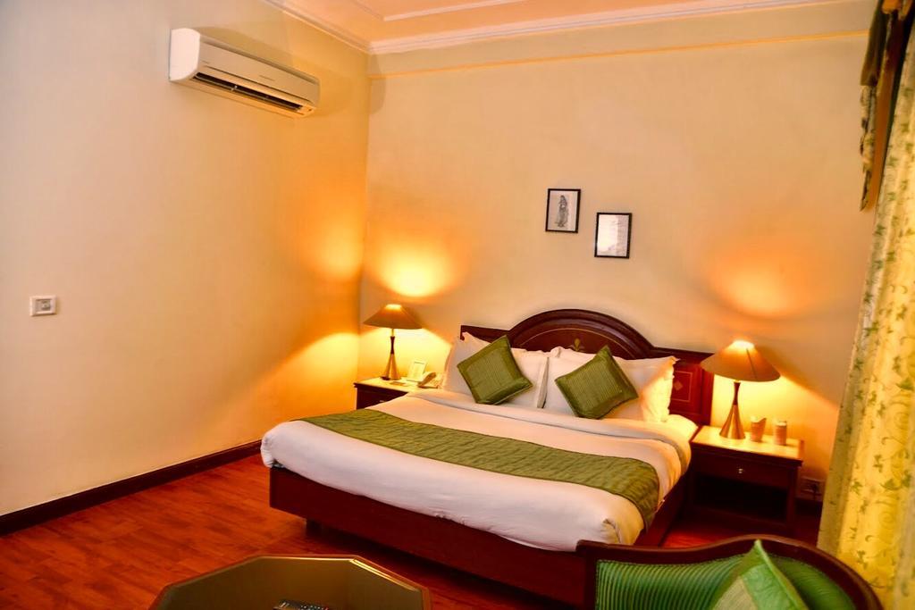 Hotel Sepal Bathinda Buitenkant foto